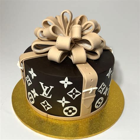 louis vuitton birthday cakes